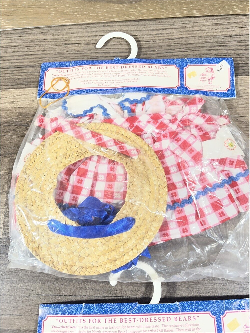 2 NEW VanderBear Wear Outfits: Fuzzy & Fluffy Picnic - Picture 5 of 5